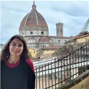 Ragazza diplomata al liceo classico Michelangiolo attualmente iscritta all'ultimo anno dell'univeristà di giurisprudenza